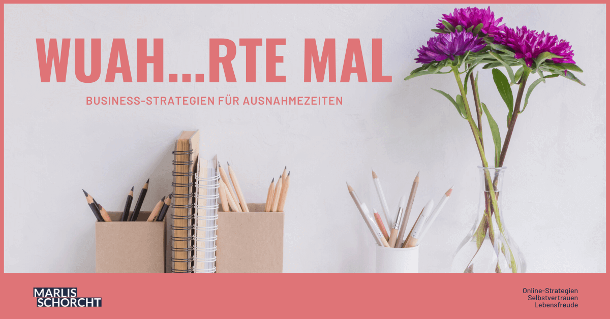 schreibtisch mit blumen frühling